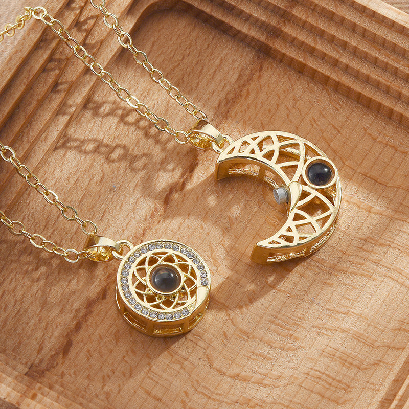 Factory Direct Sun and Moon Projection Couple Necklace Women's Men's Sun Moon Accessories Jewelry Women's Clavicle Chain Pendant